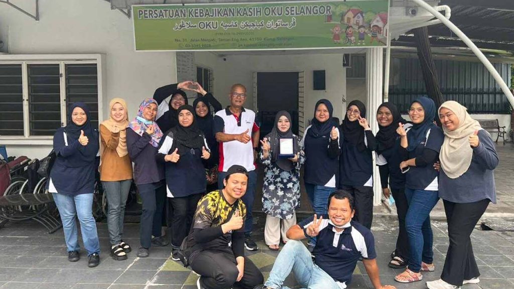 Swift Volunteers for Spring-Cleaning and Donations at Pusat Kebajikan Kasih OKU, Klang